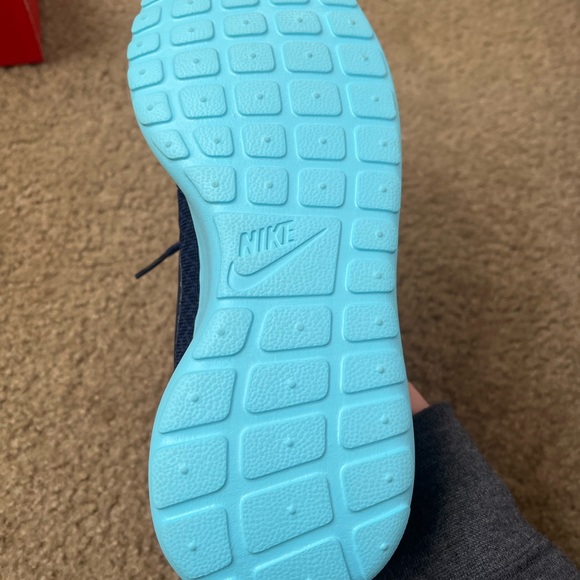 Nike Roshe One - Picture 7 of 7